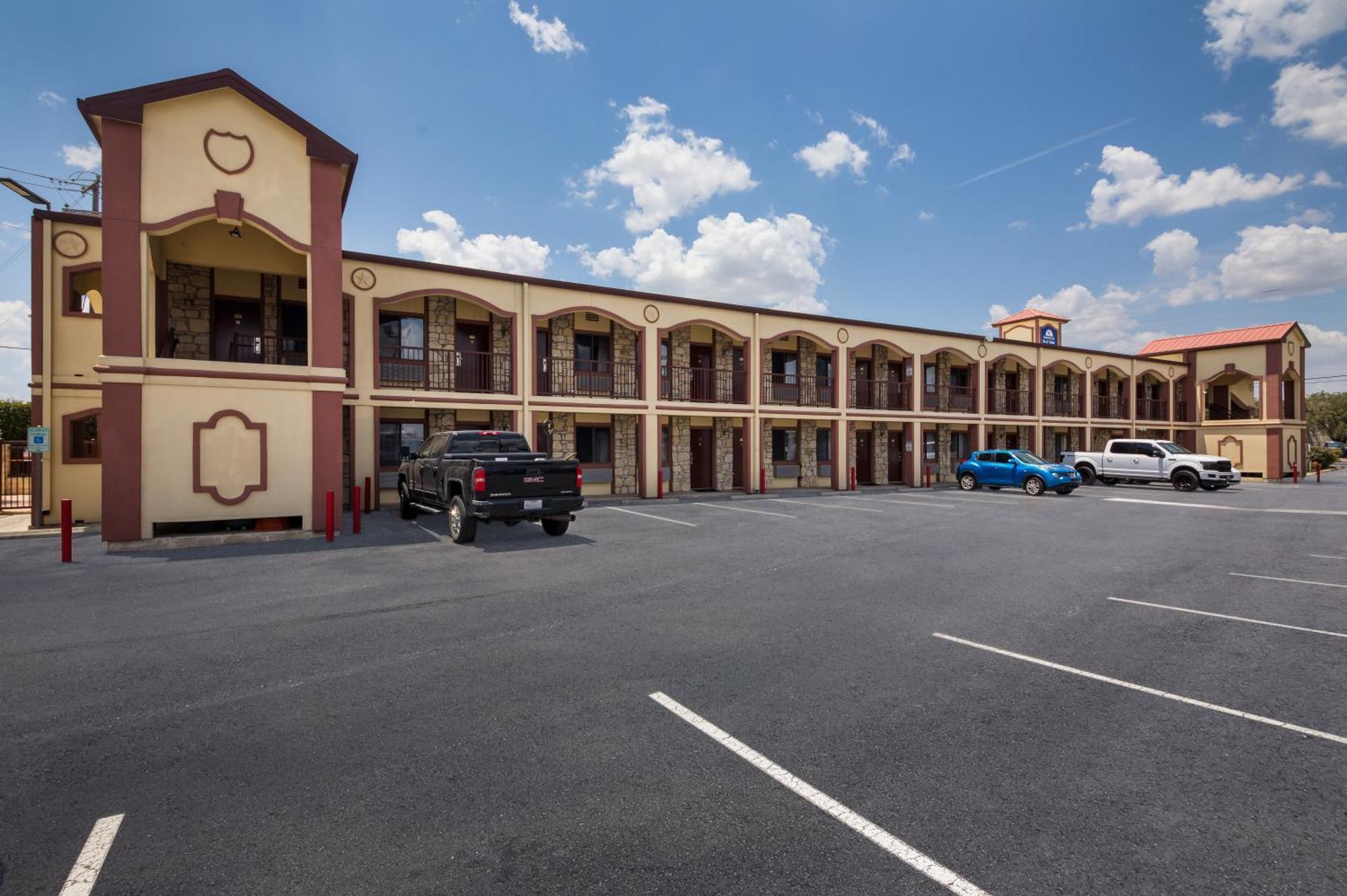 Americas Best Value Inn Buda Eksteriør billede