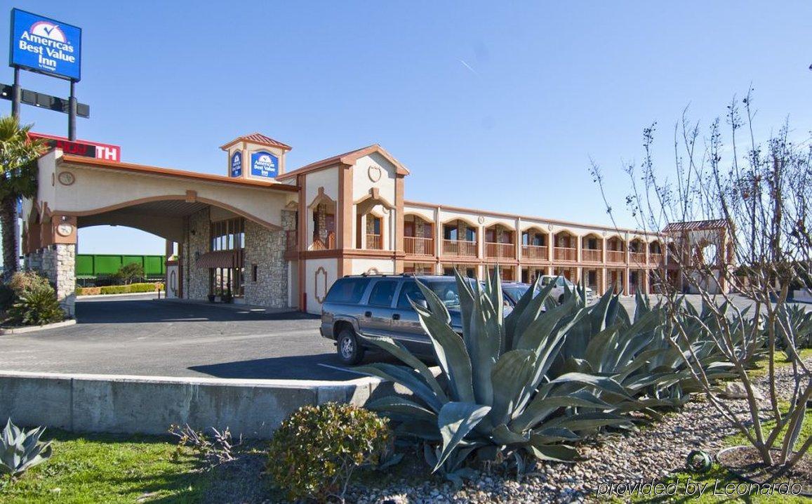 Americas Best Value Inn Buda Eksteriør billede