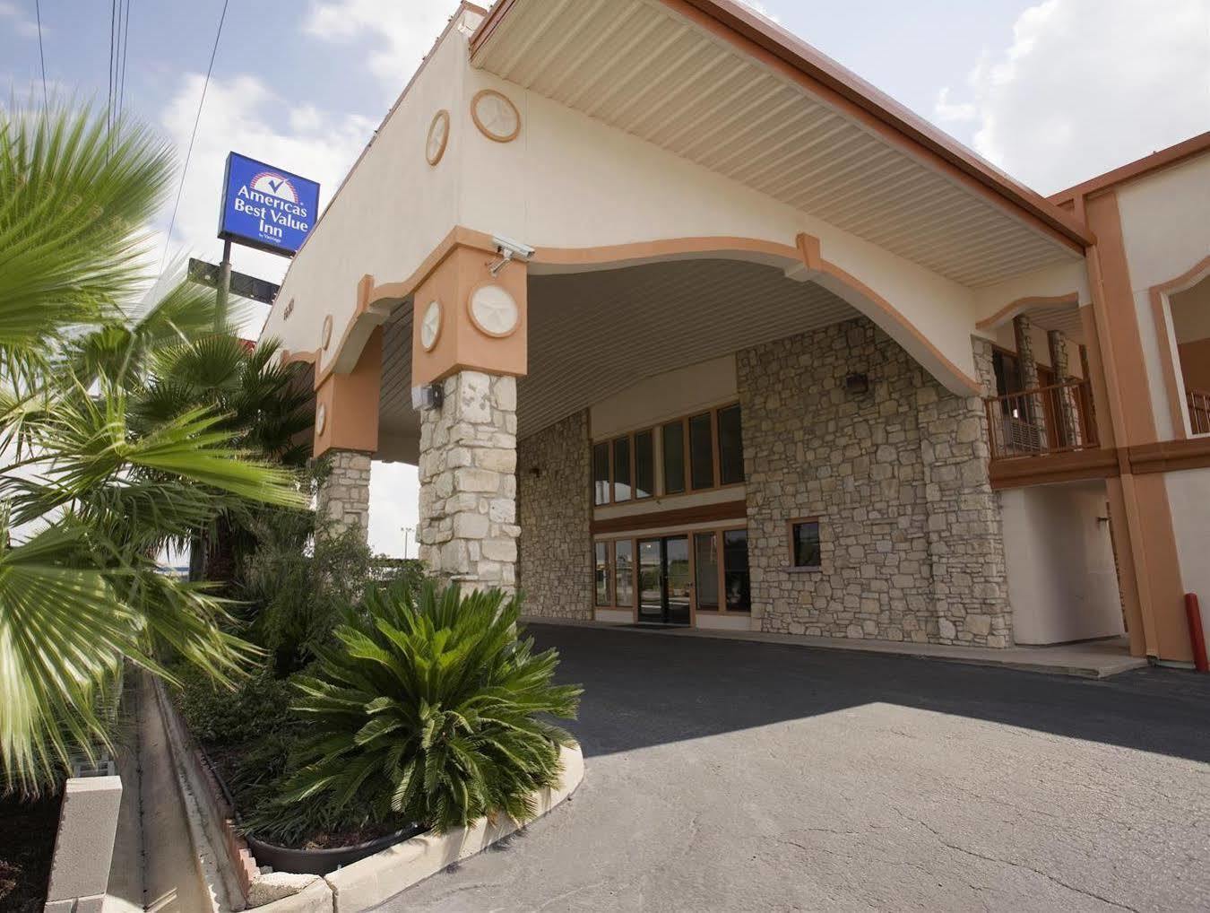 Americas Best Value Inn Buda Eksteriør billede